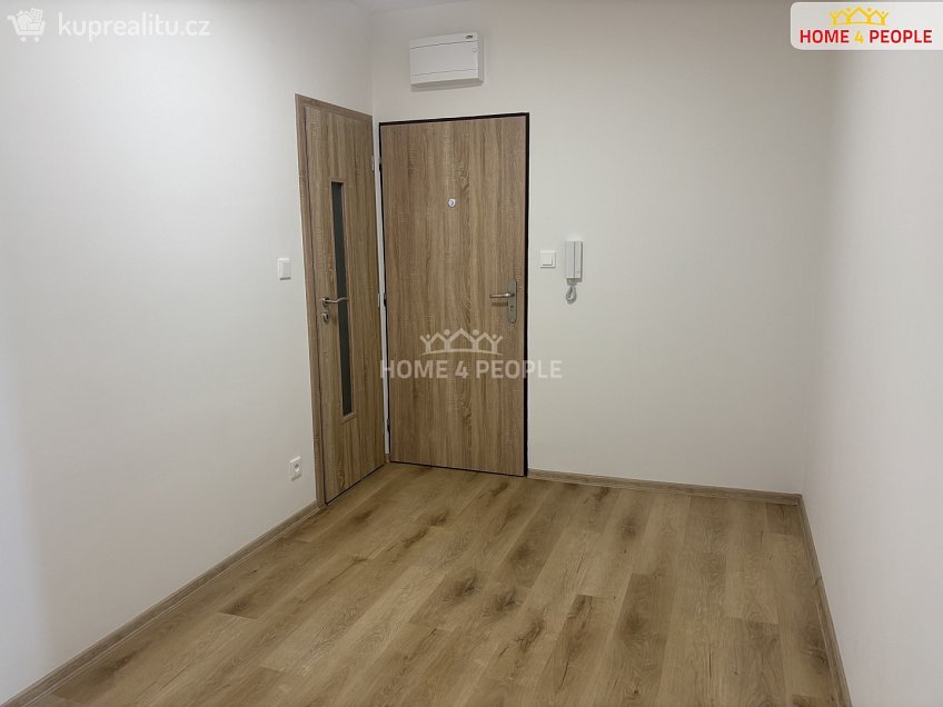 Pronájem bytu 3+1 64 m^2 Ostrovská, Karlovy Vary 