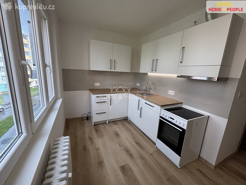 Pronájem bytu 3+1 64 m^2 Ostrovská, Karlovy Vary 