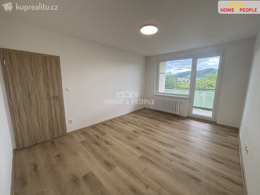 Pronájem bytu 3+1 64 m^2 Ostrovská, Karlovy Vary 