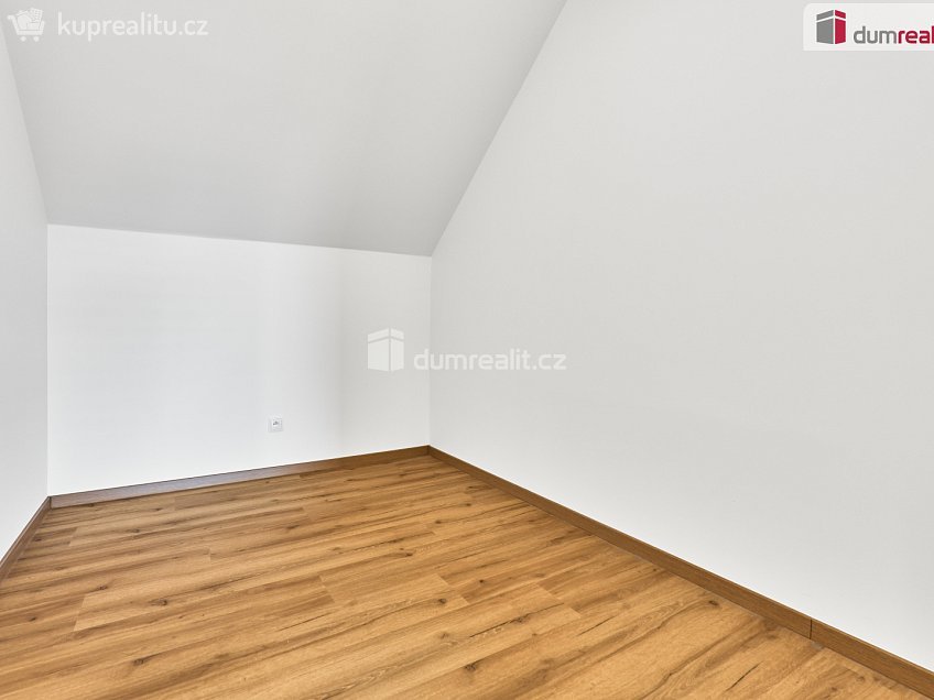 Prodej  rodinného domu 160 m^2 V zahradách, Ruda 