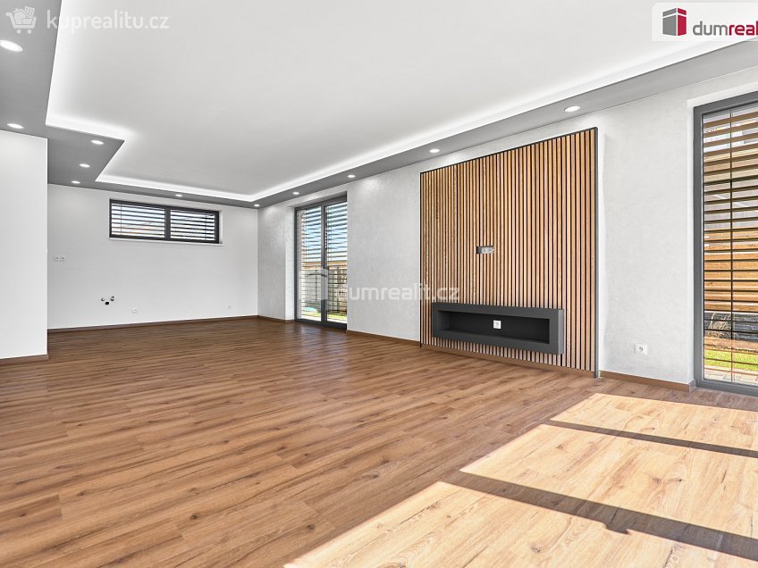 Prodej  rodinného domu 160 m^2 V zahradách, Ruda 