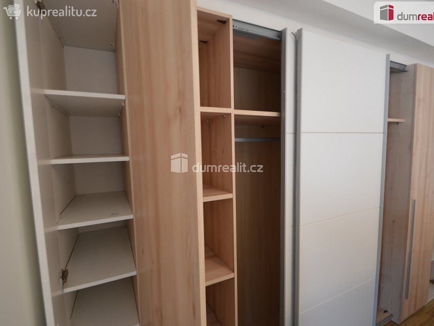 Pronájem bytu 4+kk 97 m^2 Na Zatlance, Praha 5 