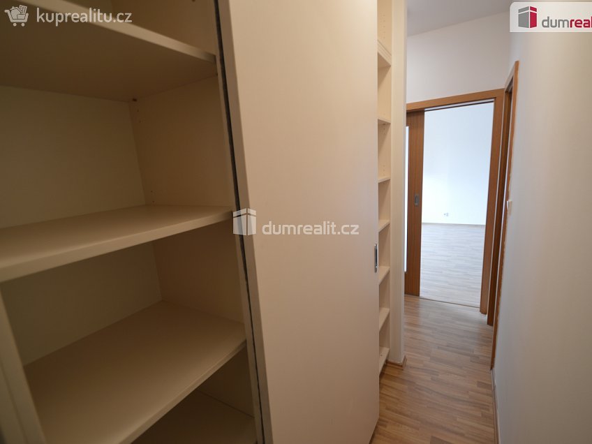 Pronájem bytu 4+kk 97 m^2 Na Zatlance, Praha 5 