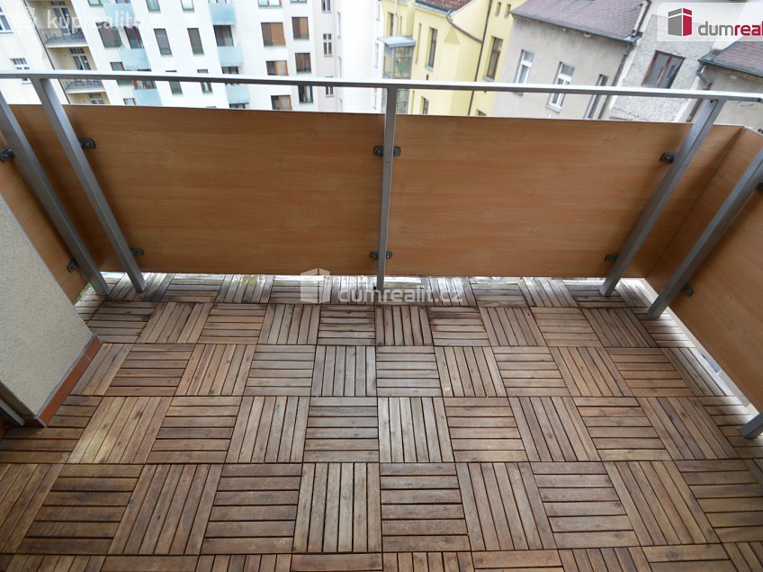 Pronájem bytu 4+kk 97 m^2 Na Zatlance, Praha 5 