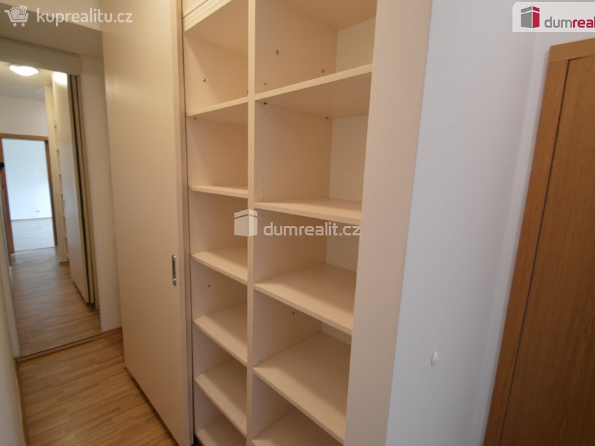 Pronájem bytu 4+kk 97 m^2 Na Zatlance, Praha 5 