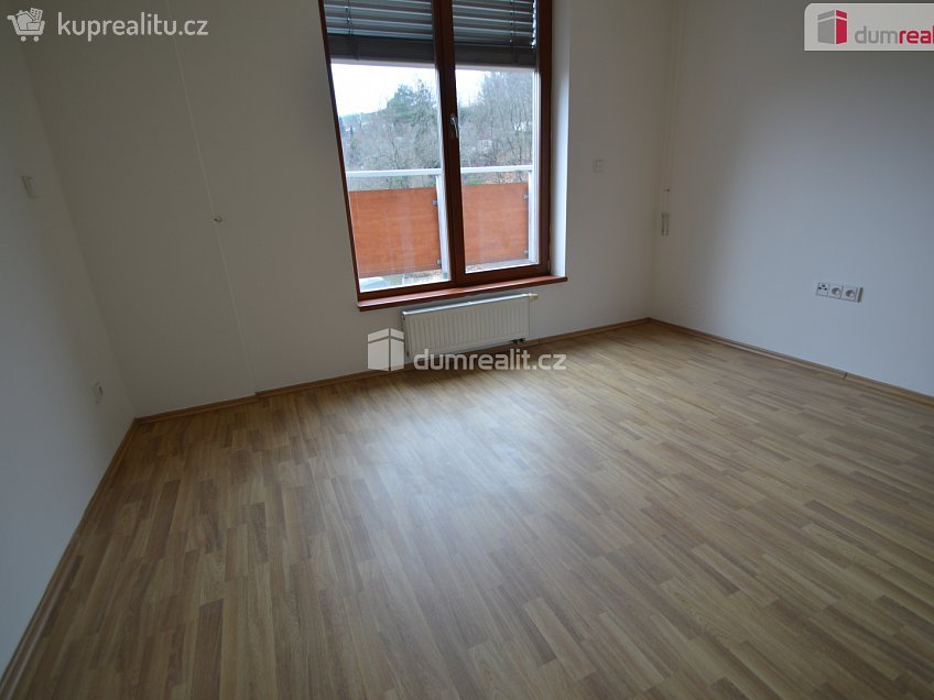 Pronájem bytu 4+kk 97 m^2 Na Zatlance, Praha 5 