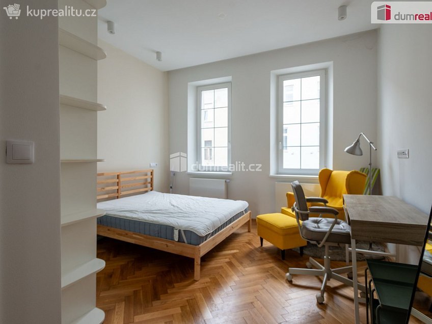 Pronájem bytu 2+kk 37 m^2 Turnovská, Praha 8 