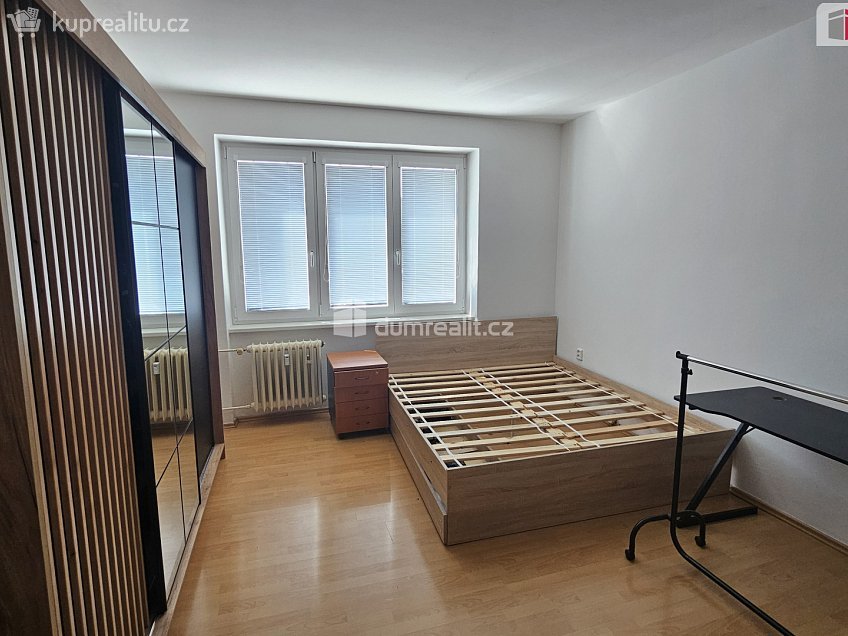 Pronájem bytu 2+1 54 m^2 Generála Píky, Praha 6 