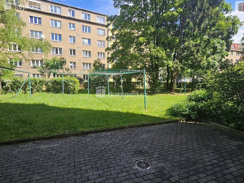 Pronájem bytu 2+1 54 m^2 Generála Píky, Praha 6 
