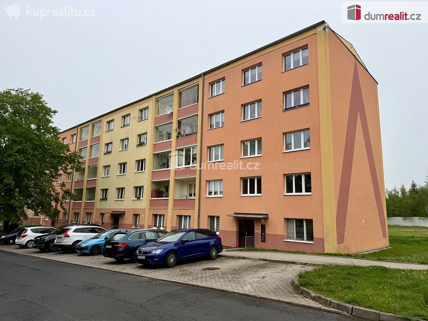 Pronájem bytu 2+1 55 m^2 Severní, Ostrov 