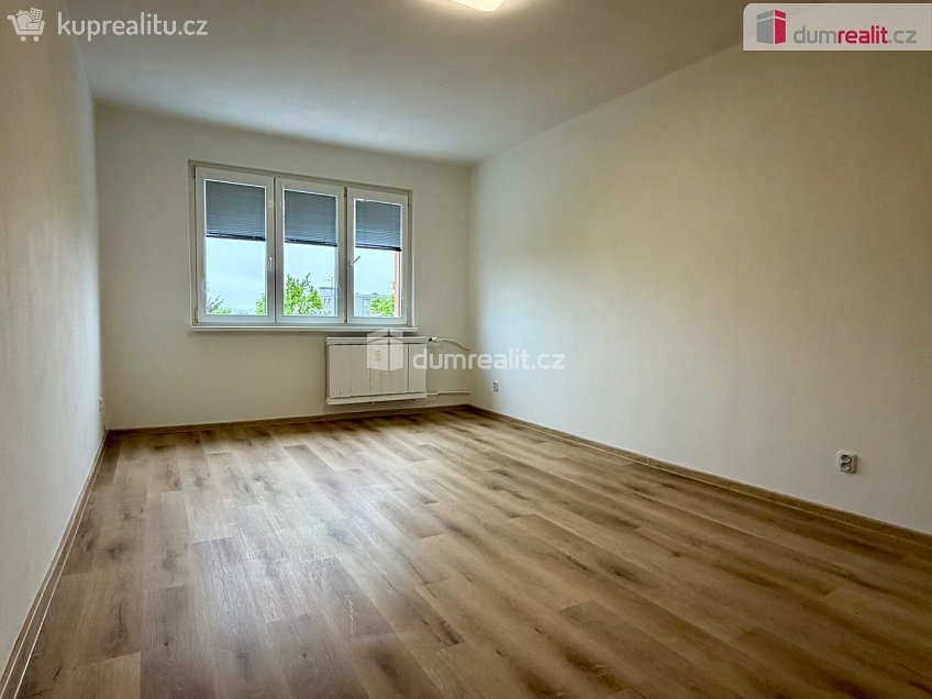 Pronájem bytu 2+1 55 m^2 Severní, Ostrov 
