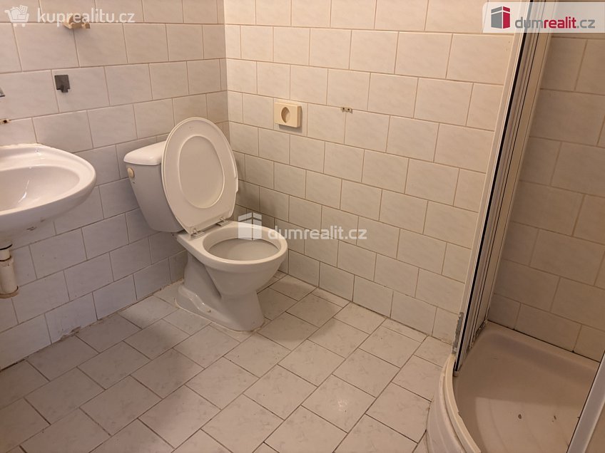 Pronájem bytu - pokoj 20 m^2 K výtopně, Praha-Zbraslav 