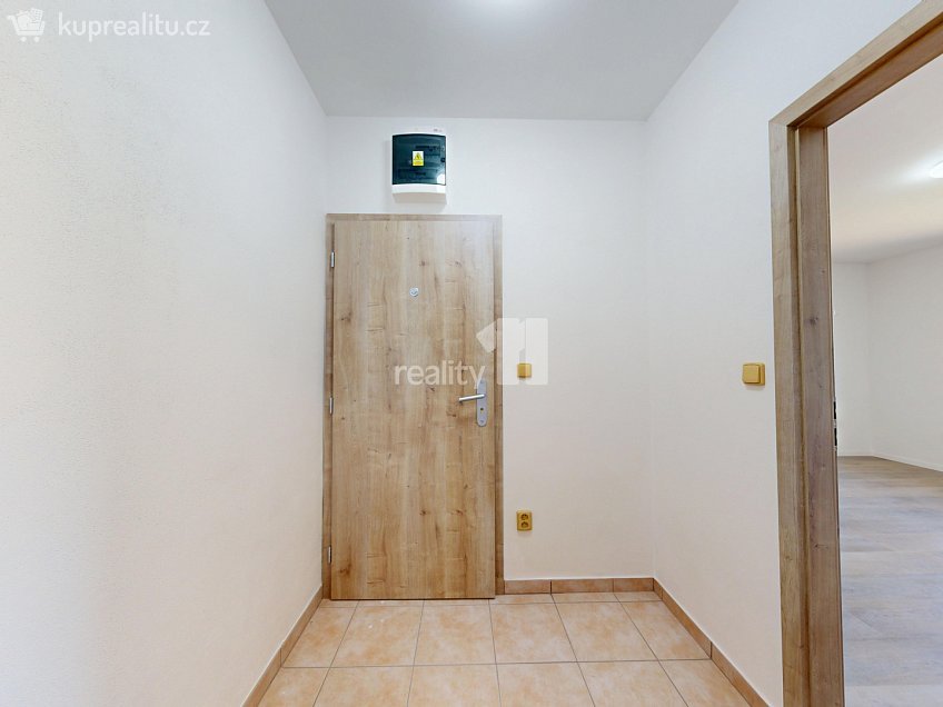 Pronájem bytu 1+kk 31 m^2 Senožaty, Senožaty 
