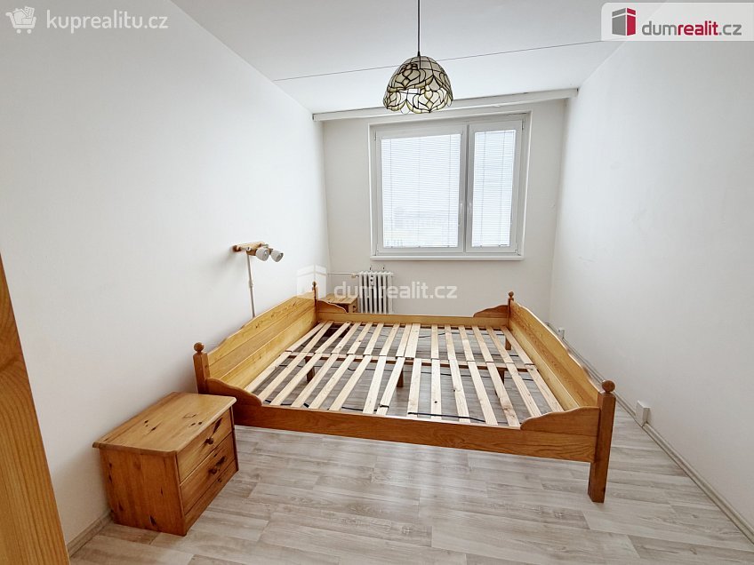 Pronájem bytu 2+kk 45 m^2 Petržílkova, Praha 13 
