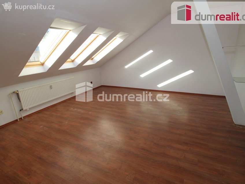 Prodej bytu 2+kk 58 m^2 Poštovní, Horní Slavkov 