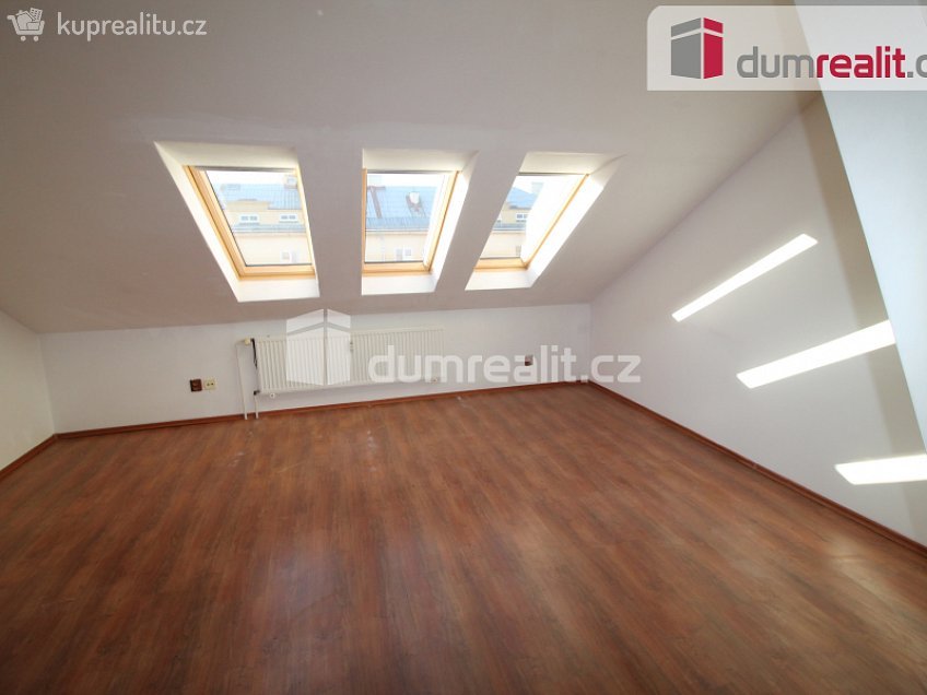 Prodej bytu 2+kk 58 m^2 Poštovní, Horní Slavkov 