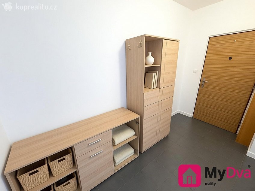 Pronájem bytu 2+1 55 m^2 Mičurinova, Znojmo 