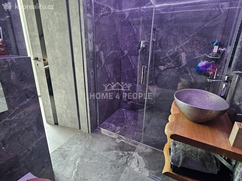 Prodej  rodinného domu 154 m^2 Třeboňská, Karlovy Vary 