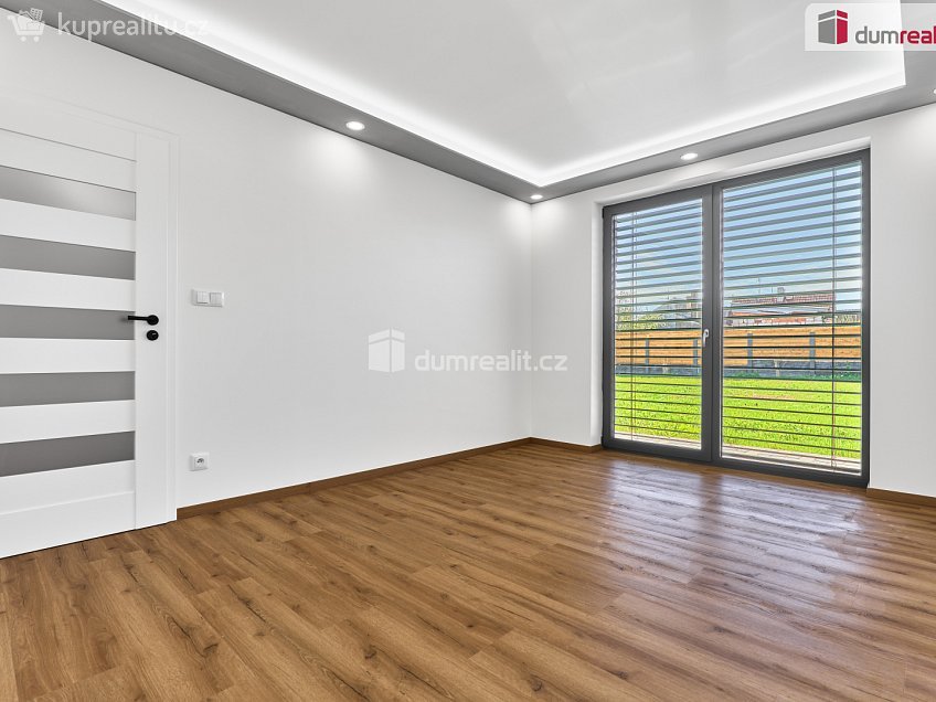 Prodej  rodinného domu 160 m^2 V zahradách, Ruda 