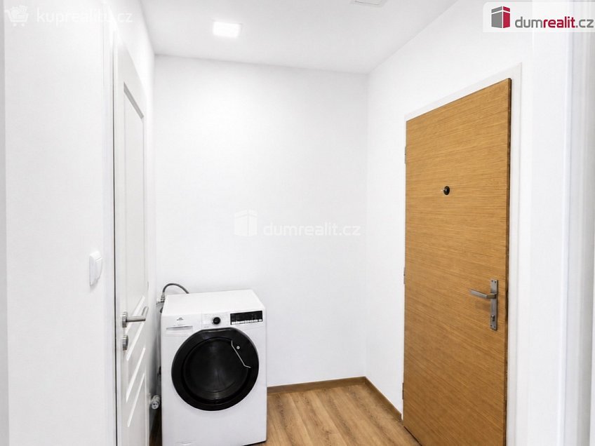 Pronájem bytu 1+kk 26 m^2 Rozcestí, Ústí nad Labem 