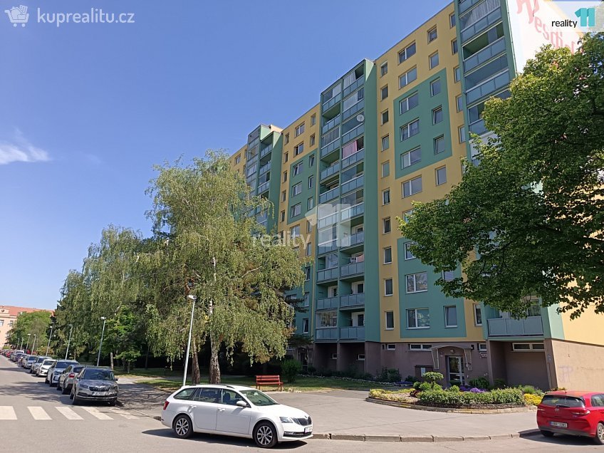 Pronájem bytu 2+kk 30 m^2 Valentova, Praha 11 
