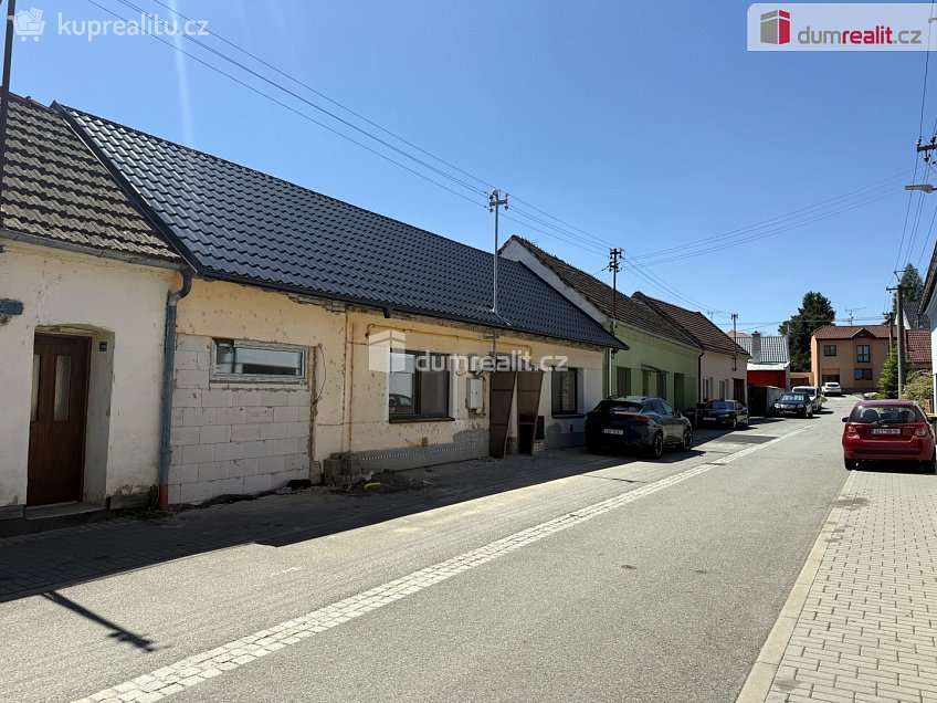 Prodej  rodinného domu 100 m^2 Závodí, Nivnice 