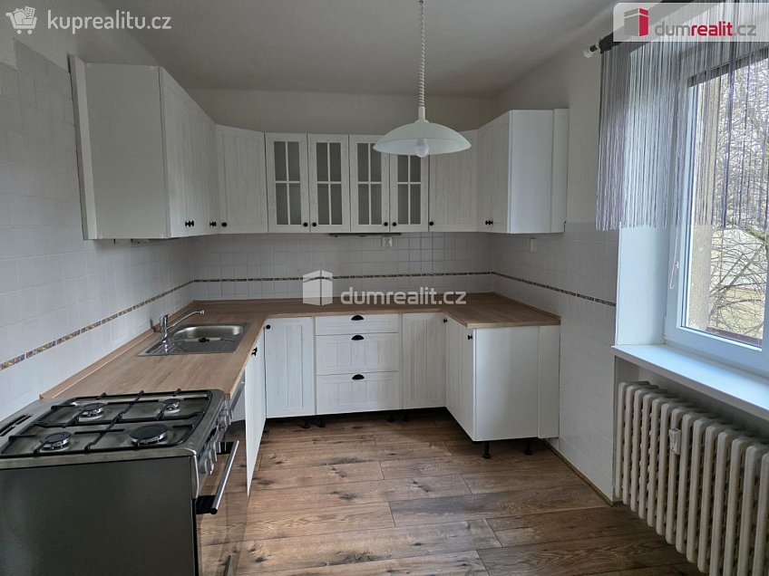 Pronájem bytu 2+1 63 m^2 Školská čtvrť, Frenštát pod Radhoštěm 