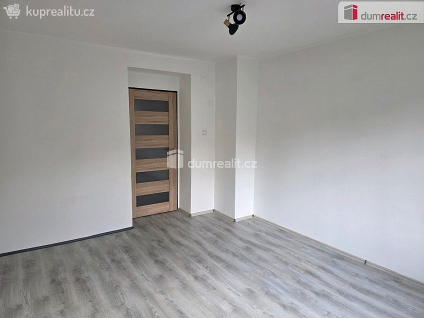Pronájem bytu 2+1 63 m^2 Školská čtvrť, Frenštát pod Radhoštěm 