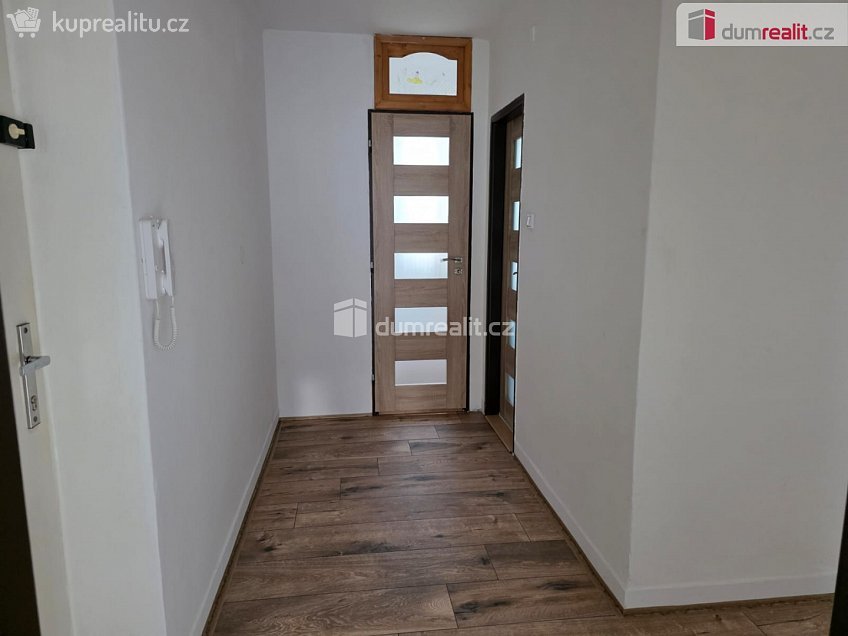 Pronájem bytu 2+1 63 m^2 Školská čtvrť, Frenštát pod Radhoštěm 