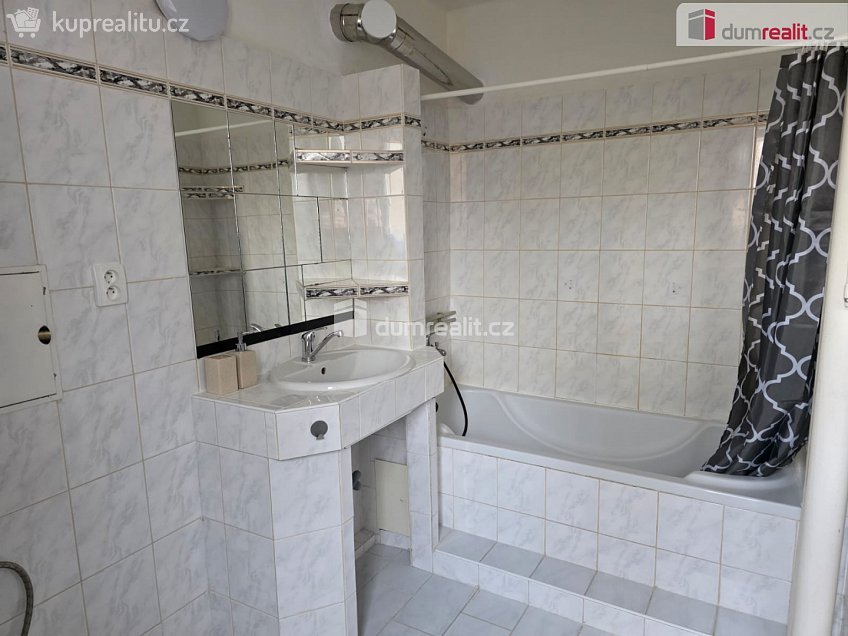 Pronájem bytu 2+1 63 m^2 Školská čtvrť, Frenštát pod Radhoštěm 