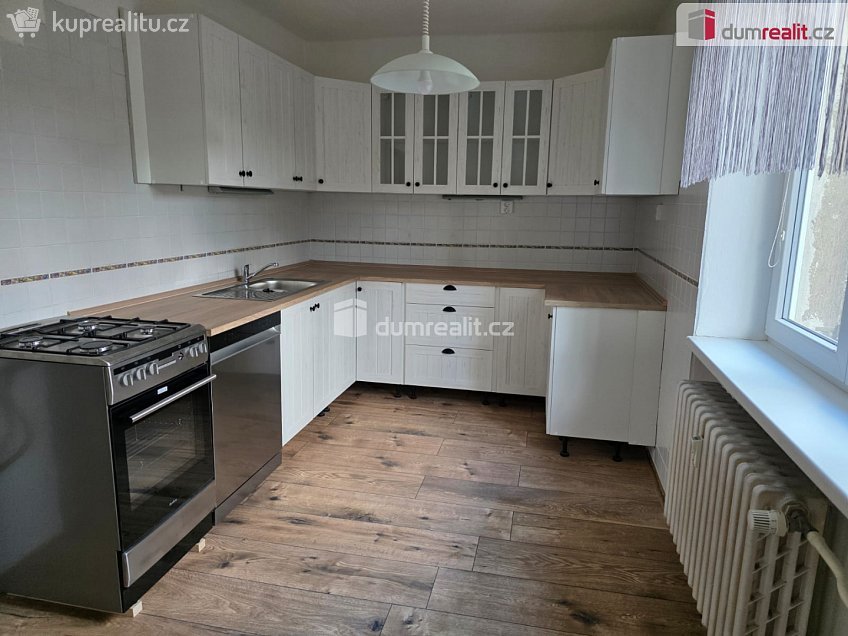 Pronájem bytu 2+1 63 m^2 Školská čtvrť, Frenštát pod Radhoštěm 