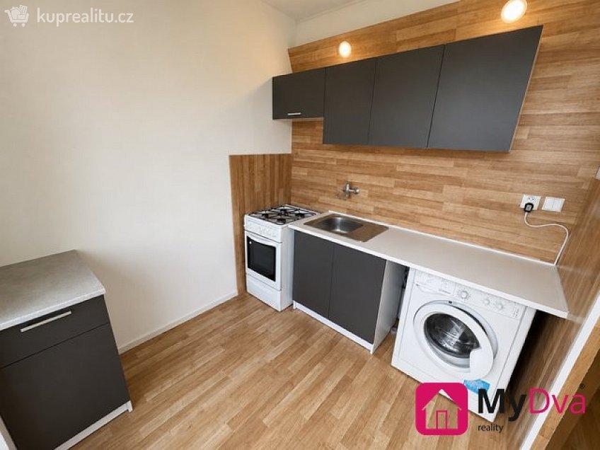 Pronájem bytu 1+1 33 m^2 Vídeňská třída, Znojmo 