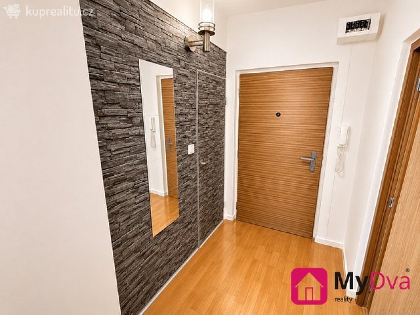 Pronájem bytu 1+1 33 m^2 Vídeňská třída, Znojmo 