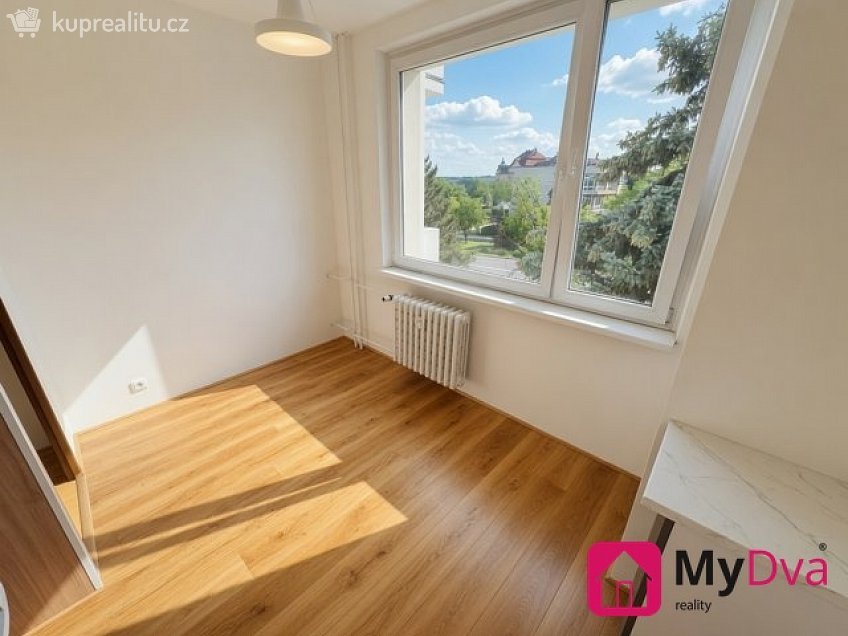 Pronájem bytu 1+1 33 m^2 Vídeňská třída, Znojmo 
