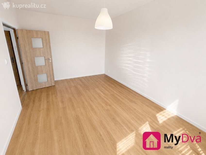 Pronájem bytu 1+1 33 m^2 Vídeňská třída, Znojmo 