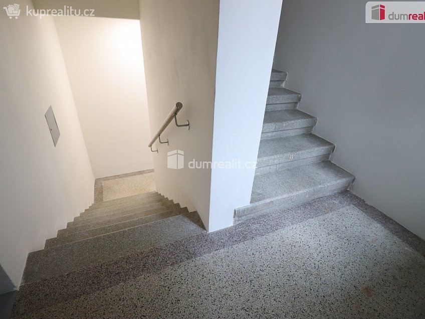 Pronájem bytu 1+1 28 m^2 Májová, Dalovice 