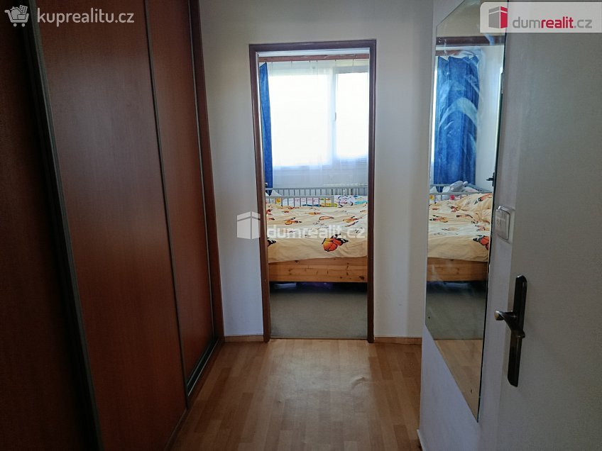 Pronájem bytu 2+kk 40 m^2 Žandovská, Praha 9 