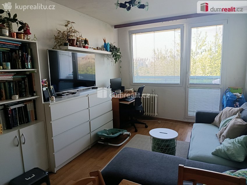 Pronájem bytu 2+kk 40 m^2 Žandovská, Praha 9 