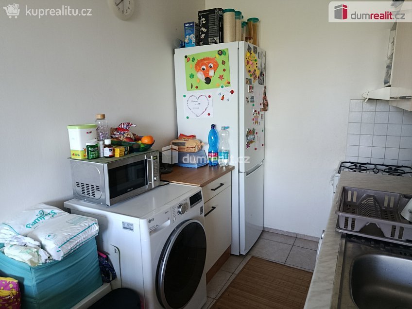 Pronájem bytu 2+kk 40 m^2 Žandovská, Praha 9 