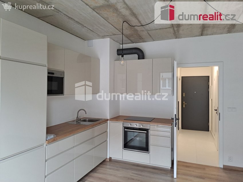 Pronájem bytu 1+kk 35 m^2 Letecká, Libčice nad Vltavou 