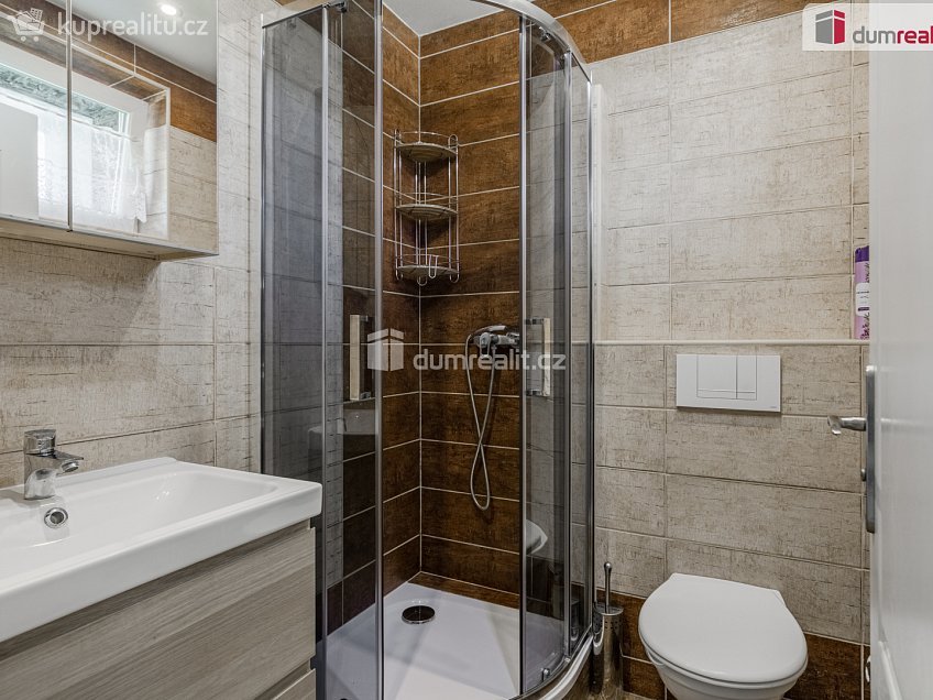 Prodej  rodinného domu 135 m^2 Zalomená, Jenišov 