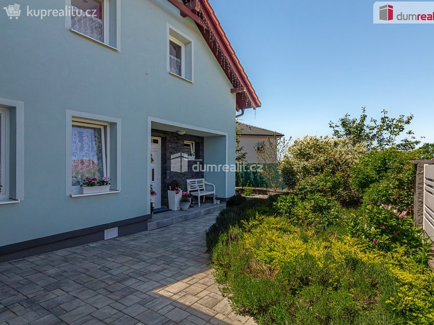 Prodej  rodinného domu 135 m^2 Zalomená, Jenišov 