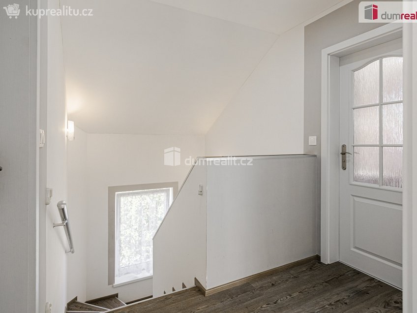 Prodej  rodinného domu 135 m^2 Zalomená, Jenišov 