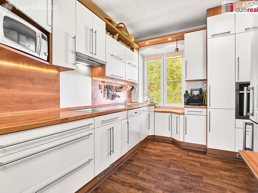 Prodej bytu 4+1 94 m^2 Sládkova, Karlovy Vary 