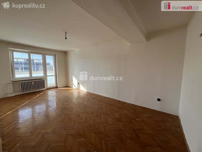 Prodej bytu 2+1 58 m^2 náměstí Družby, Ostrava 