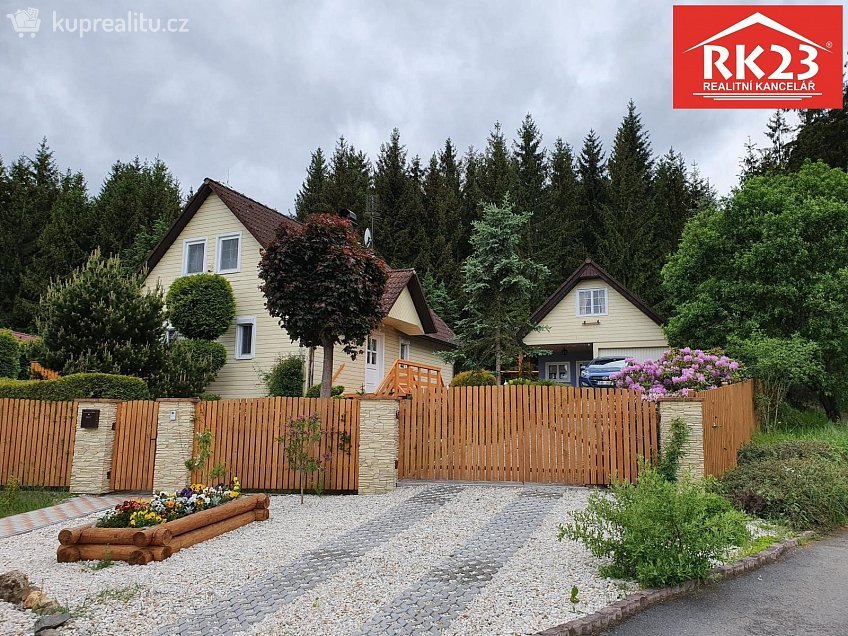 Prodej  rodinného domu 112 m^2 Na Stráni 119, Valy 