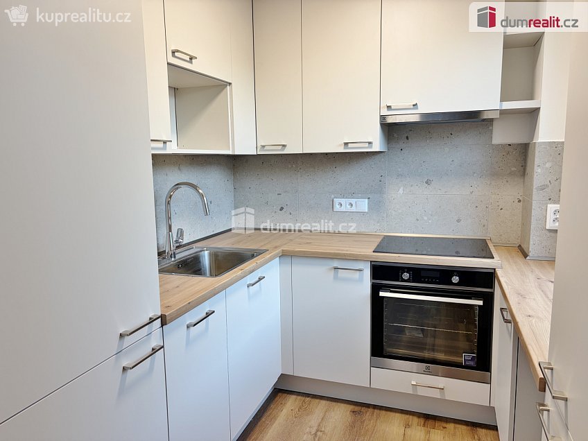 Prodej bytu 2+kk 45 m^2 Kostřínská, Praha 8 
