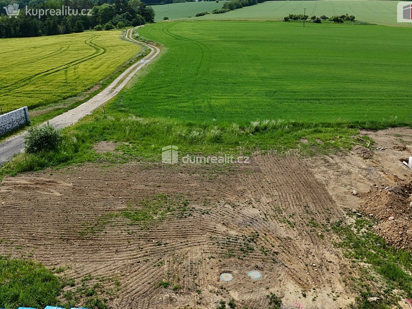 Prodej  stavebního pozemku 897 m^2 Narysov, Narysov 