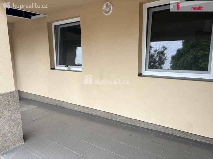 Pronájem bytu 3+kk 56 m^2 Hlavní, Břeclav 