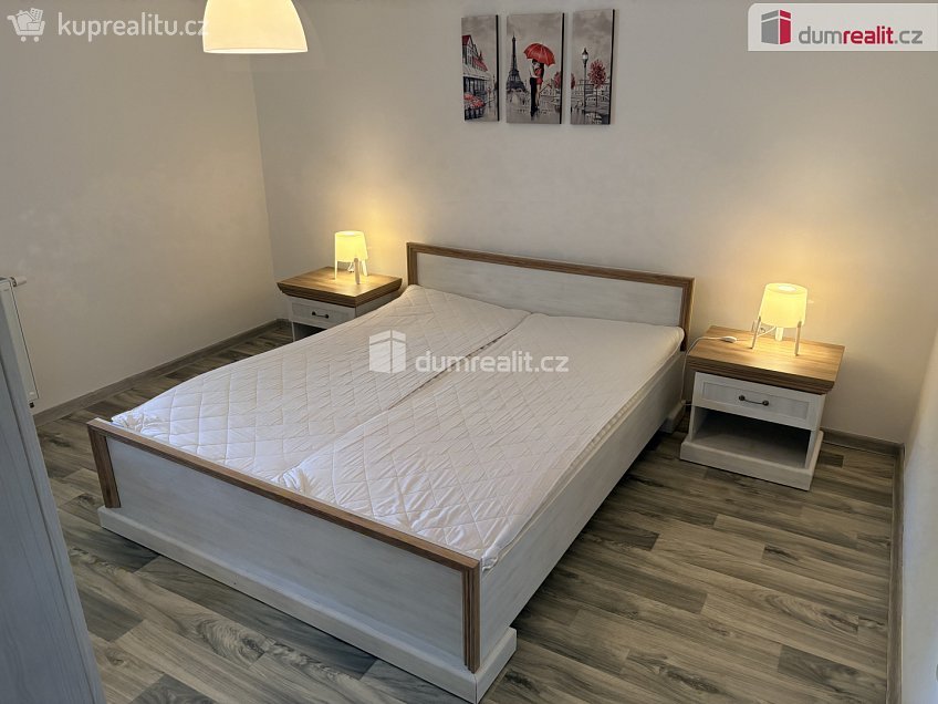 Pronájem bytu 3+kk 56 m^2 Hlavní, Břeclav 